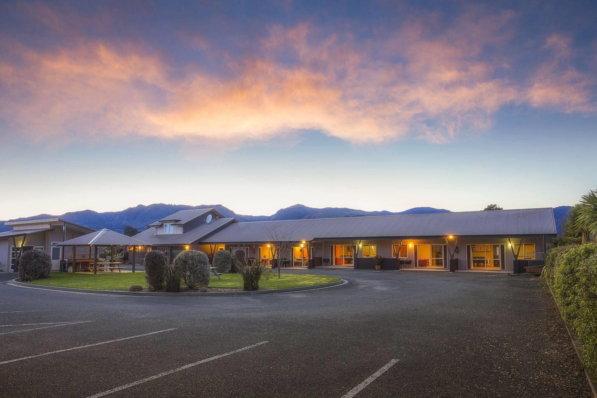 Mohua Motels Takaka Exterior photo